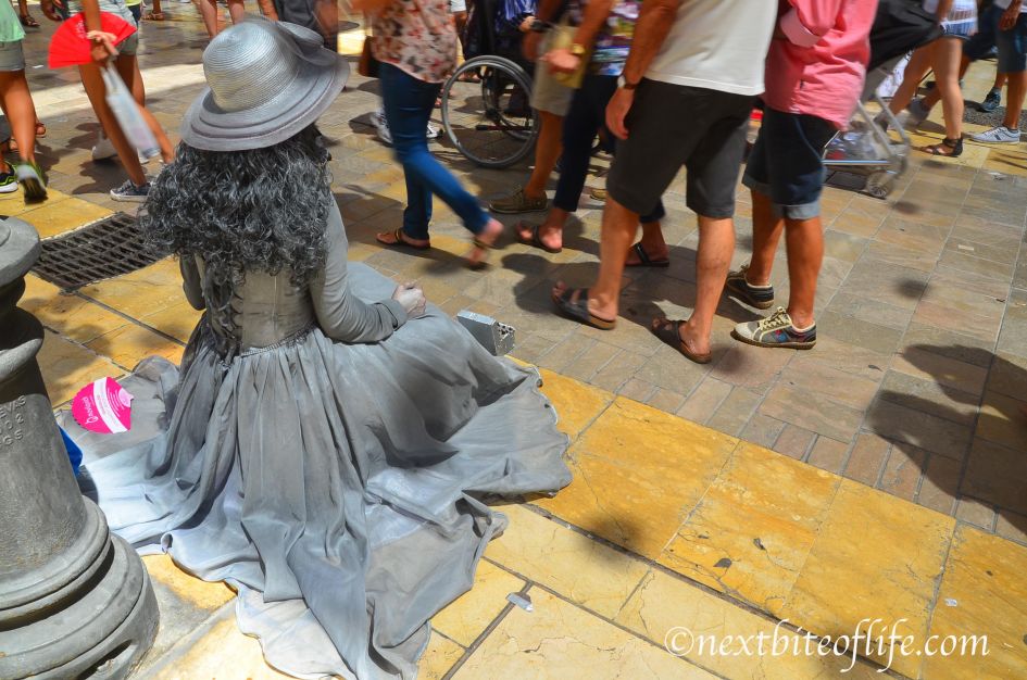 Feria Malaga. A Fun Traditional Festival In Spain 6 feria street artist