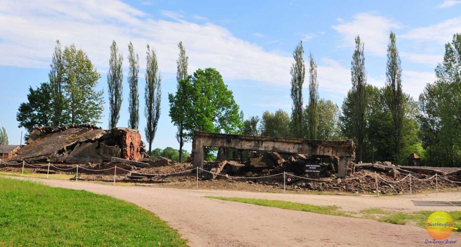 crematorium auschwitz ruins