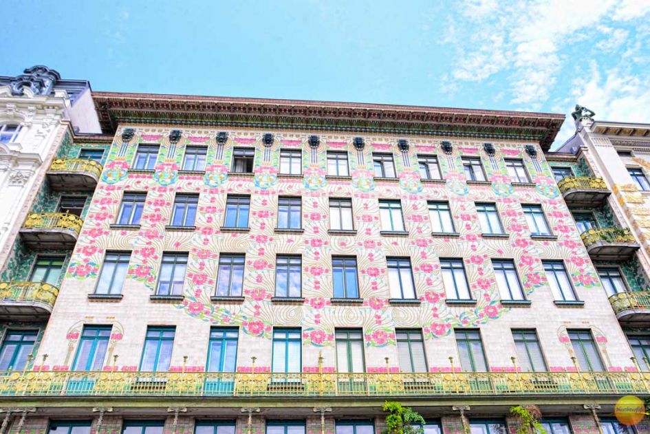 beautiful building in Vienna with rose murals