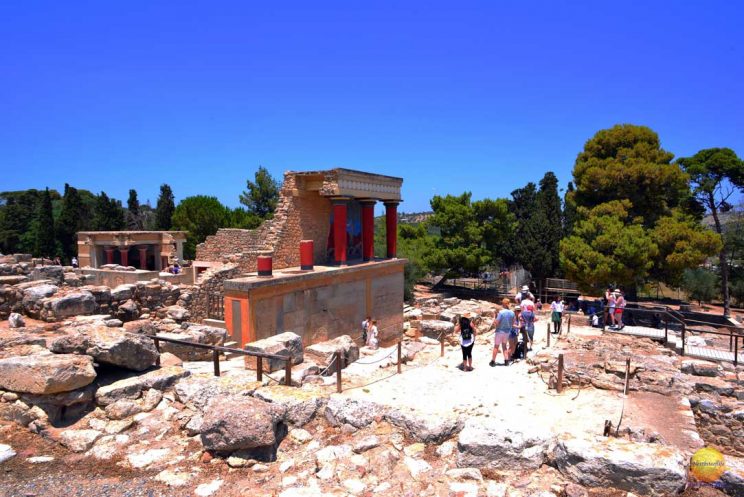 palace of knossos crete visit