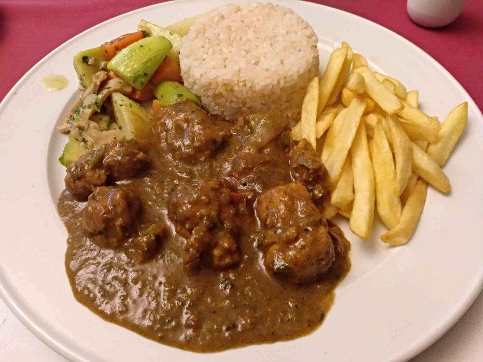 rice and beef stewed meat plate in Luxor