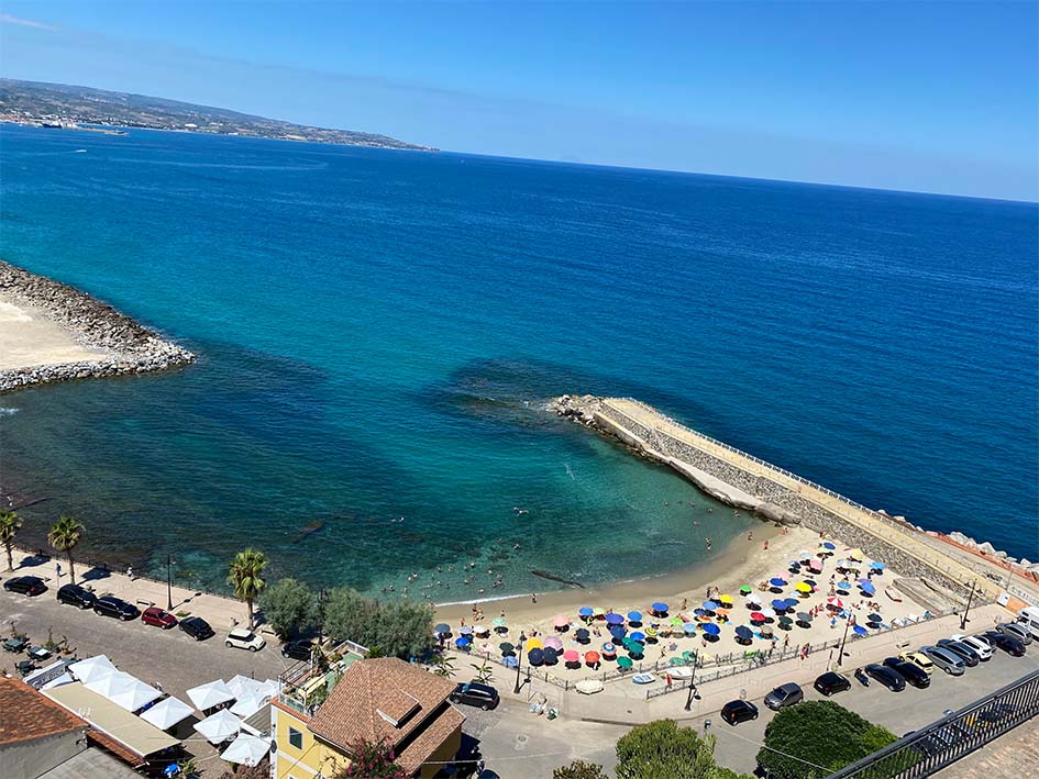 pizzo calabria from the top with beach